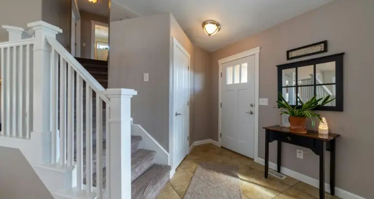 How to Measure Stairs for Carpet (With Simple Calculator)